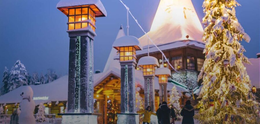 Rovaniemi: Tour to Santa Claus Village with Hotel Transfer - Arriving at Santa Claus Village from Rovaniemi