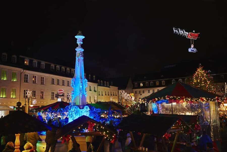 Saarbrücken: Magical Christmas tour through the old town - Walking through the illuminated old town