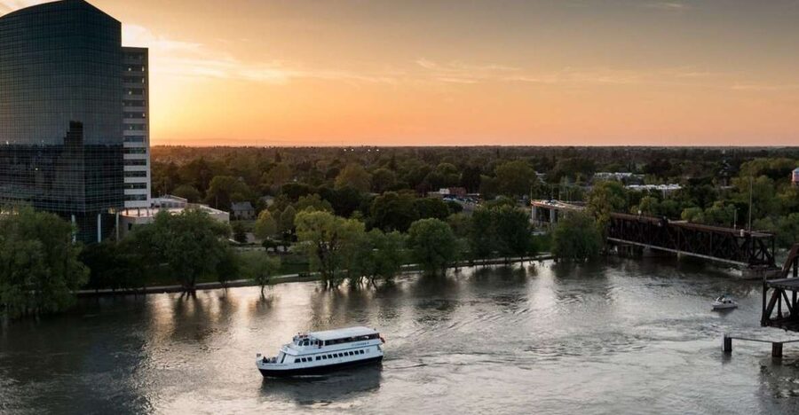 Sacramento: New Year's Eve River Cruise - What 90 minutes on the Sacramento River feels like