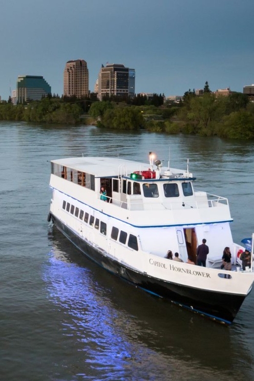 Sacramento: New Year's Eve River Cruise - The DJ sets the tone