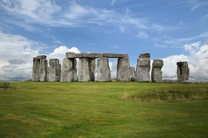 Salisbury, Stonehenge, Bath and Windsor with Christmas Lunch - Key points to know before Christmas Day