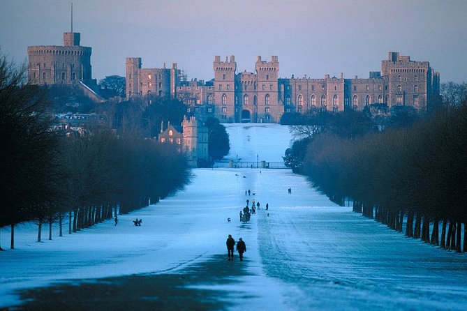 Salisbury, Stonehenge, Bath and Windsor with Christmas Lunch - Leaving London on a quiet Christmas morning