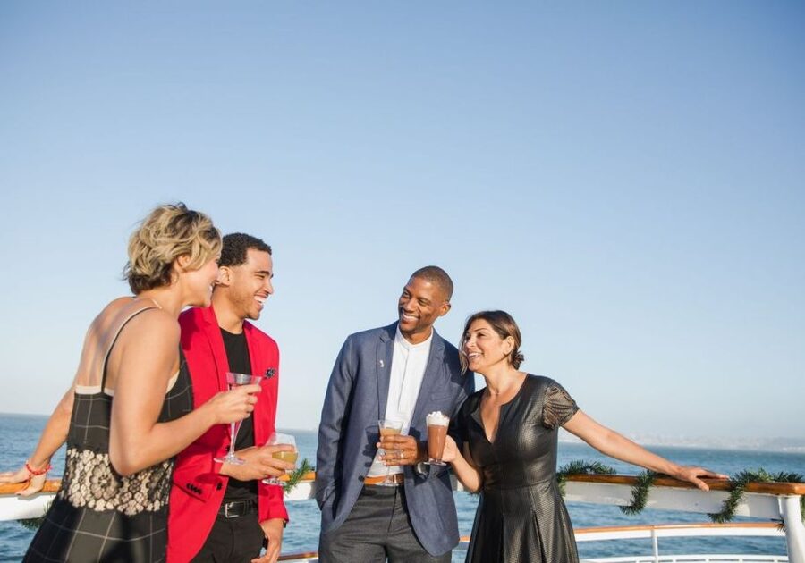 San Diego: Christmas Day Buffet Brunch or Dinner Cruise - Brunch: a broad buffet with unlimited mimosas
