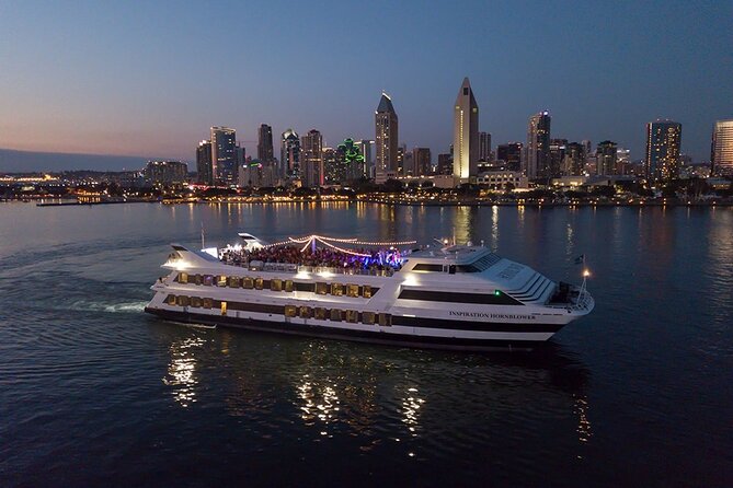 San Diego Christmas Day Dinner Buffet Cruise - A Christmas meal with San Diego Bay outside the window
