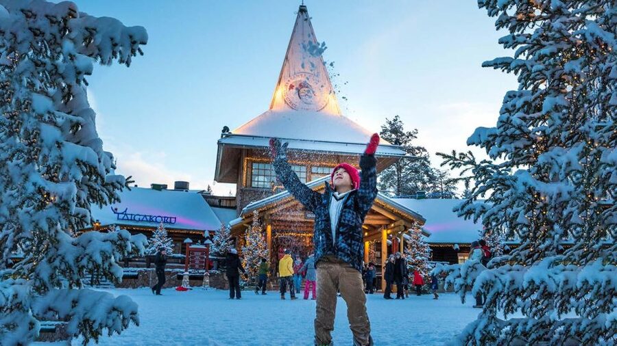 Santa Claus Village Guided Tour & Arctic Circle certificate - Meeting Santa and deciding on the photo