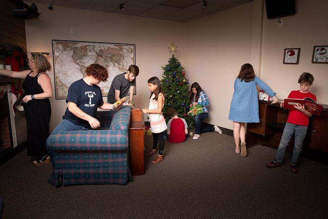 Saving Christmas Escape Room in Chattanooga - The shared-room issue matters