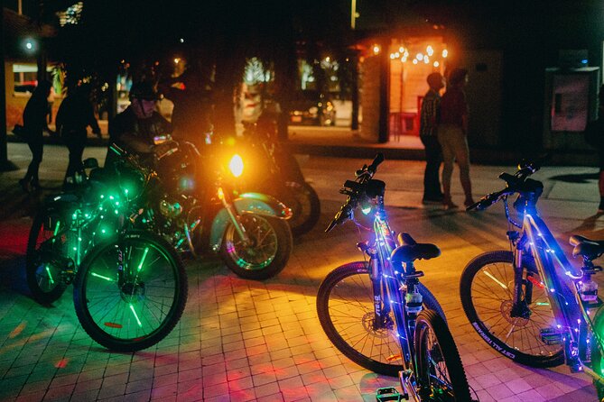 Semi-Private Christmas Edition Twilight Glow E-Bike Oranjestad - Bushiri Beach, Paardenbaai, and the blue horses
