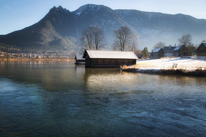 Small-Group Christmas Day Trip to Hallstatt from Vienna - What the small minivan changes