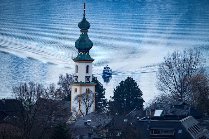 Small-Group Christmas Day Trip to Hallstatt from Vienna - Hallstatt with a guided introduction