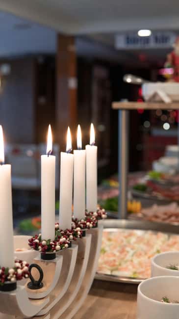 Stockholm: All-You-Can-Eat Christmas Buffet Cruise Livemusic - A Christmas meal with Stockholm’s islands outside