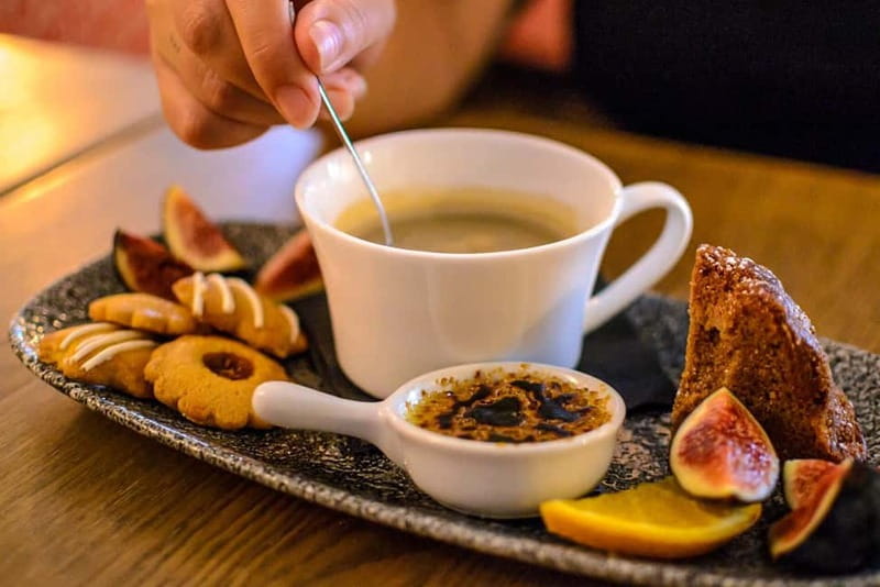 Strasbourg Christmas market tour and culinary city tour with tastings - The sweet course: bredele, Männele, and winter spices