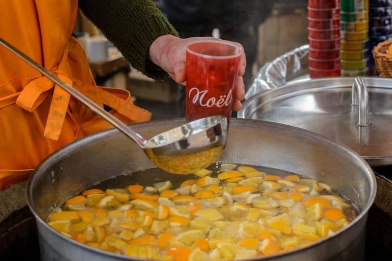 Strasbourg Christmas market tour and culinary city tour with tastings - Following the market from Place Kléber to smaller food stops