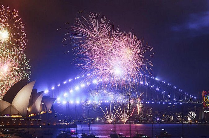 Sydney Harbour BYO New Year's Eve Catamaran Cruise - What the seven hours really feels like