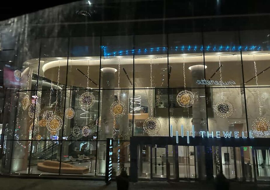 Toronto: Festive Lights Bus Tour - Yorkville and the city’s polished holiday side