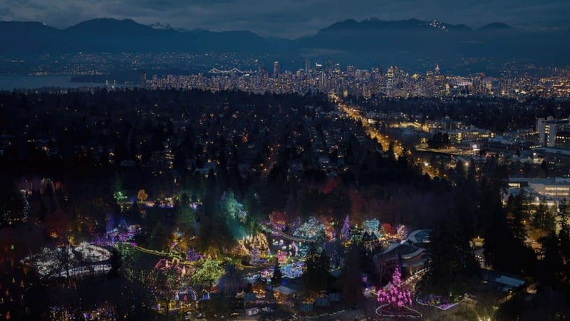 Vancouver: Christmas Lights Karaoke Trolley Tour - Starting at Canada Place