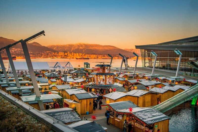 Vancouver: Christmas Lights Karaoke Trolley Tour - English Bay adds a quick waterfront pause