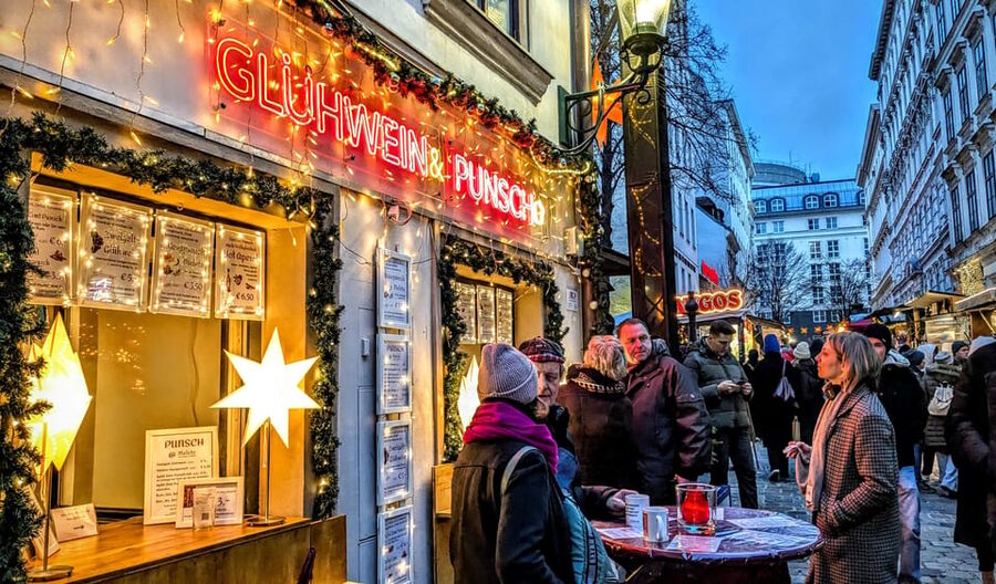 Vienna: Christmas Market Food and Drinks Tour - Starting near Am Hof in Vienna’s old center