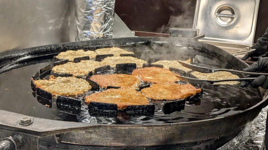 Vienna: Christmas Market Food and Drinks Tour - What you eat: Austrian comfort food in small portions