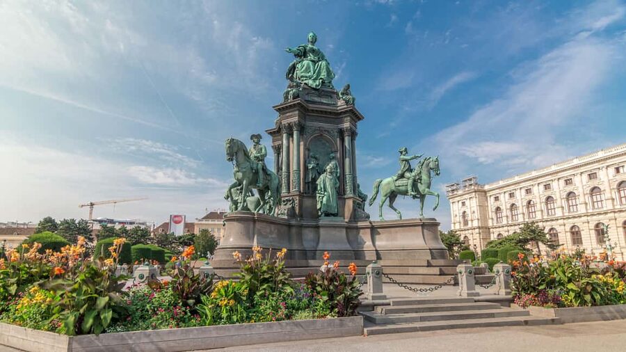 Vienna: Christmas Photoshoot with a Pro Photographer - Is $140 per person good value?