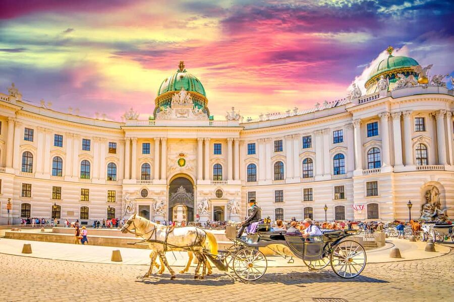 Vienna: Christmas Photoshoot with a Pro Photographer - Ending at Stephansplatz and St. Stephen’s Cathedral