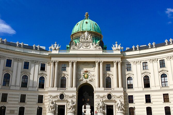 Vienna Christmas Tour - Rathausplatz: Vienna’s big Christmas display