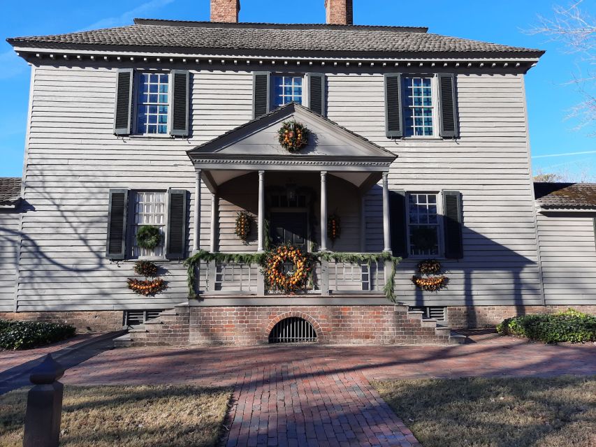Williamsburg: Christmastime in Virginia Walking Tour - How the One-Hour Format Affects Value