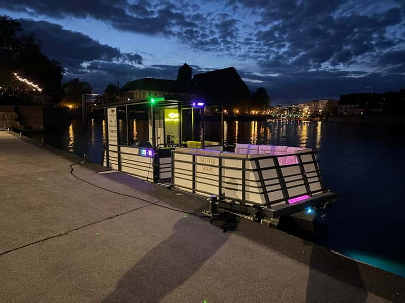 Wroclaw: Private 1h Christmas River Cruise - Why see Wrocław from the Oder River?