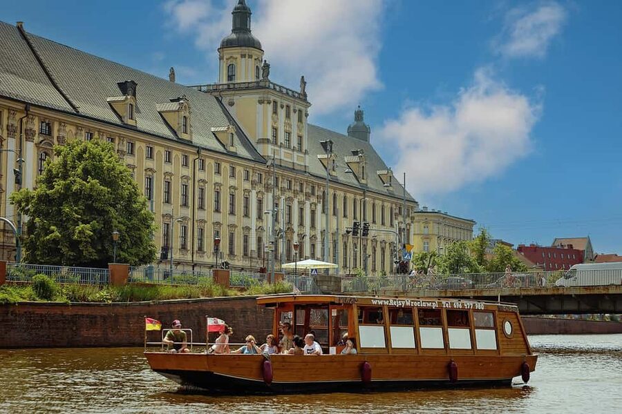 Wroclaw: Ticket for Old Town Christmas Cruise by Heated Ship - Key points to know before booking