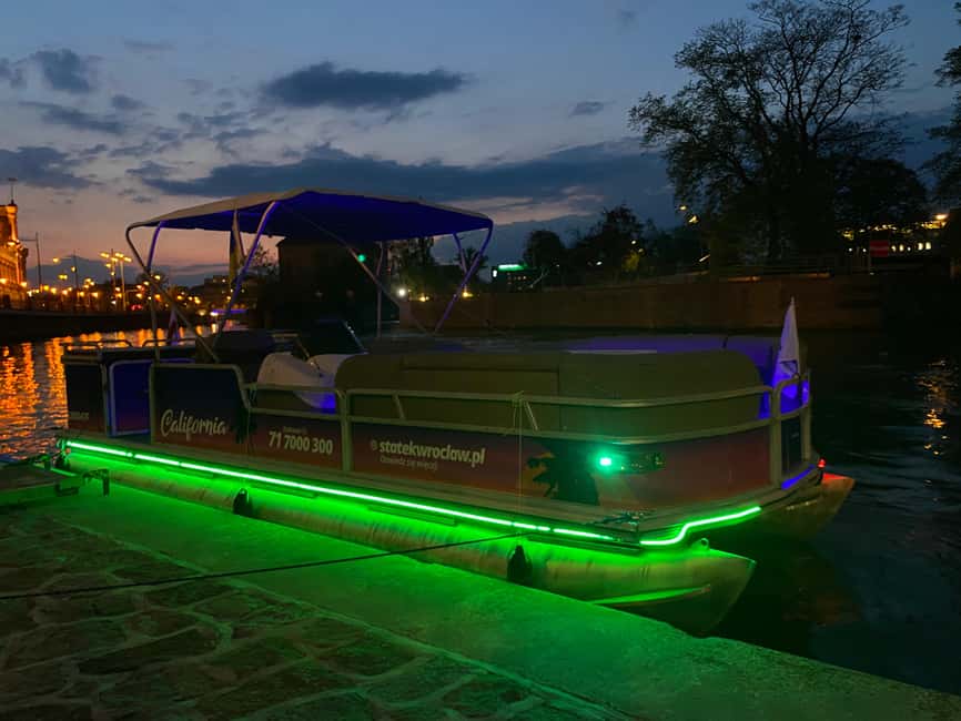 Wroclaw: Ticket for Old Town Christmas Cruise by Heated Ship - What the 45-minute route gives you