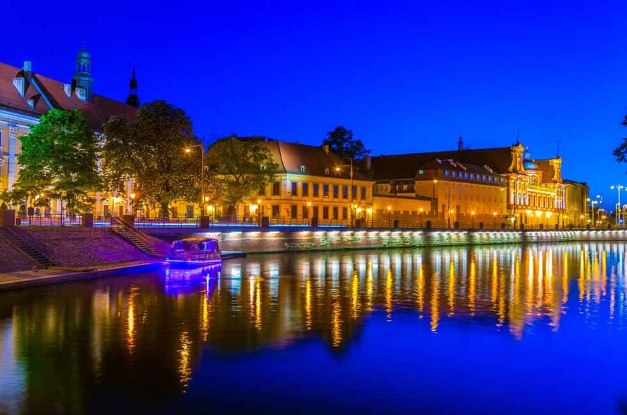 Wroclaw: Ticket for Old Town Christmas Cruise by Heated Ship - Is $20 a fair price for 45 minutes?