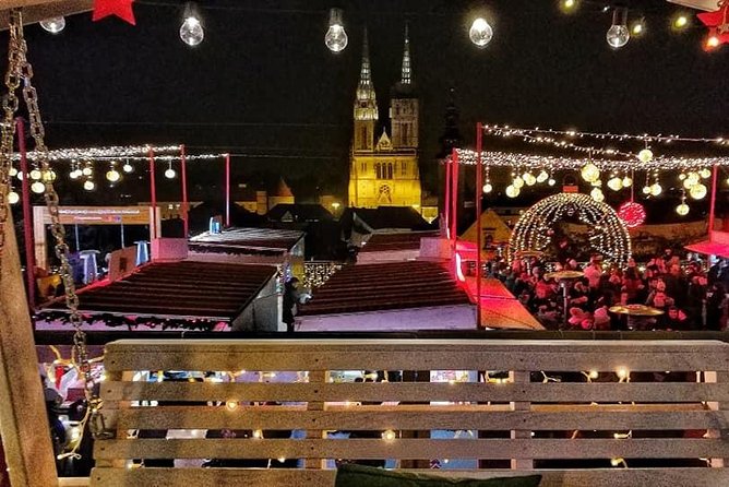 Zagreb guided walking Christmas market tour with food tasting - One hour through Lower Town Advent stalls