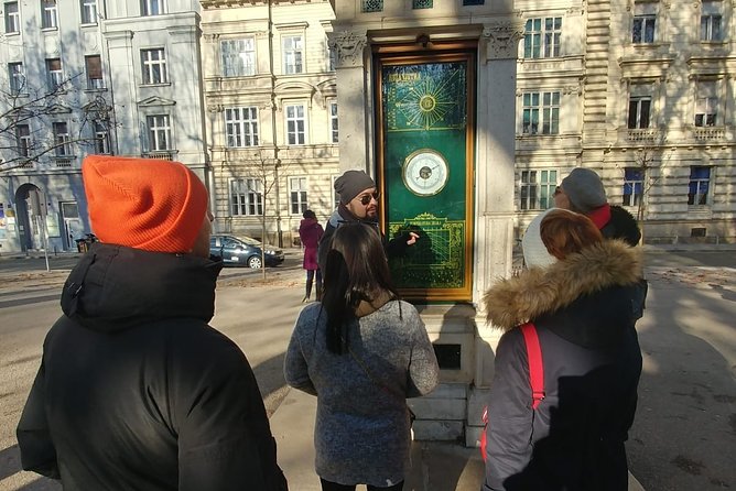 Zagreb guided walking Christmas market tour with food tasting - Timing, meeting point, and practical planning