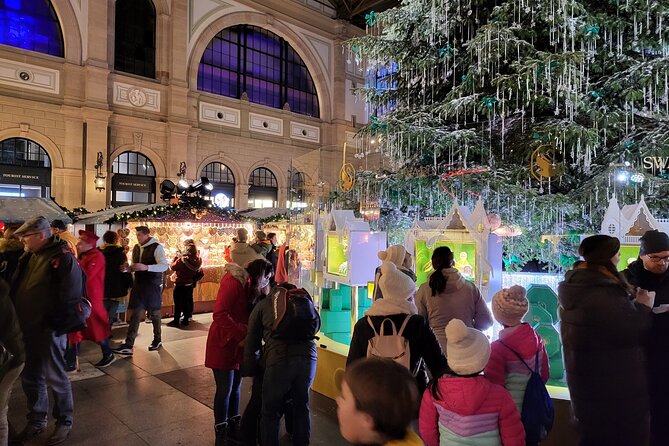 Zurich Christmas Market Tour - Bellevue Square and the Zurich Wiehnachtsdorf finale